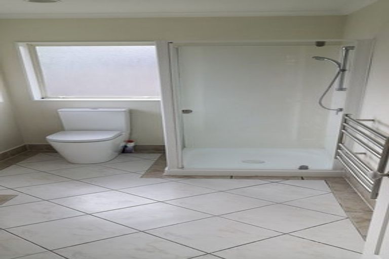Photo of property in 10 Trovare Place, Golflands, Auckland, 2013