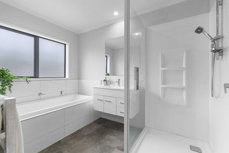 Photo of property in 7 Totarahoe Lane, Whalers Gate, New Plymouth, 4310