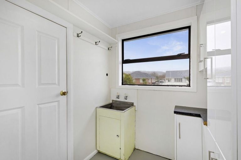 Photo of property in 104 Hewer Crescent, Naenae, Lower Hutt, 5011