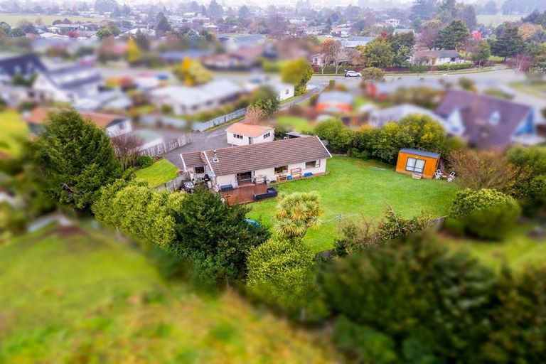 Photo of property in 16 Torlesse Crescent, Darfield, 7510