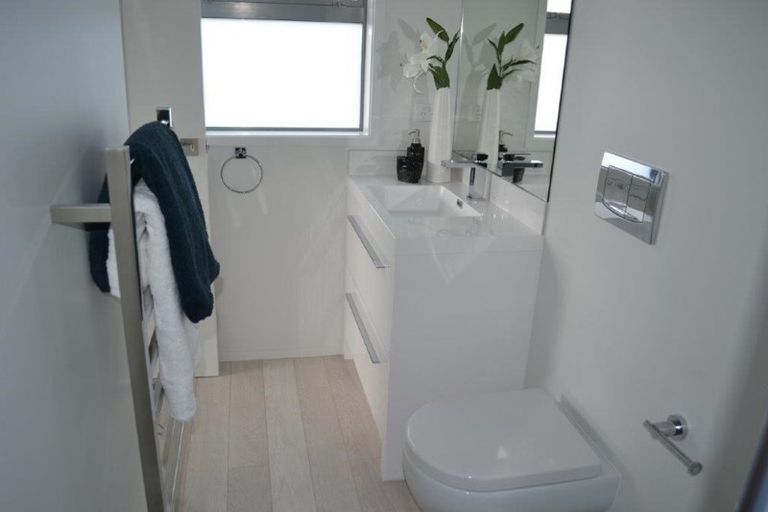 Photo of property in 8 Karauria Lane, Orewa, 0931