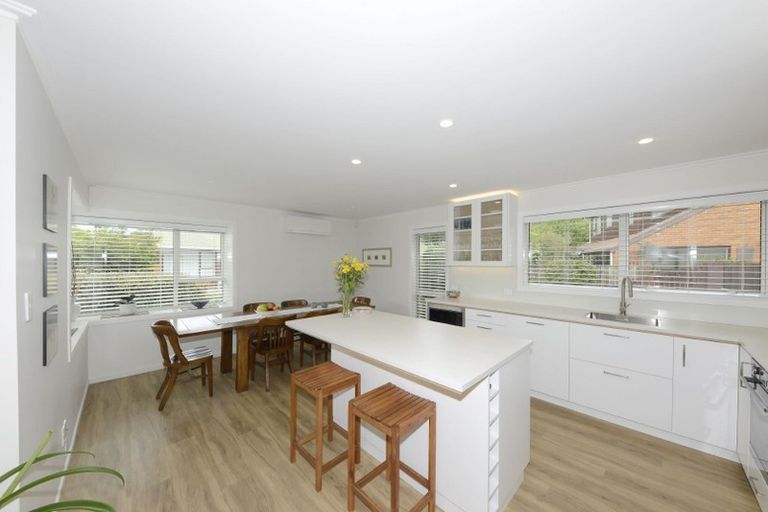 Photo of property in 11 Ludecke Place, Sockburn, Christchurch, 8042