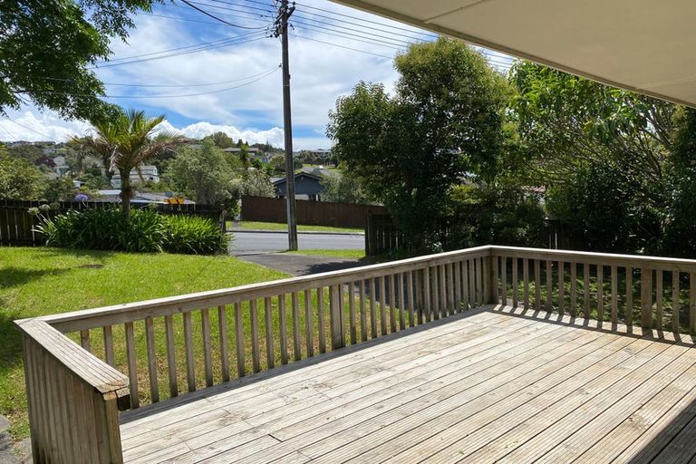 Photo of property in 23 Ellice Road, Totara Vale, Auckland, 0629