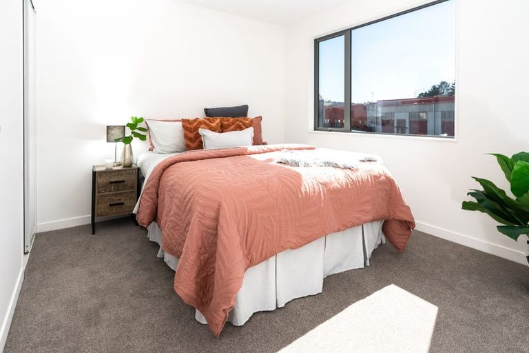 Photo of property in 86 Ara Paiwhenua, Tawa, Wellington, 5028