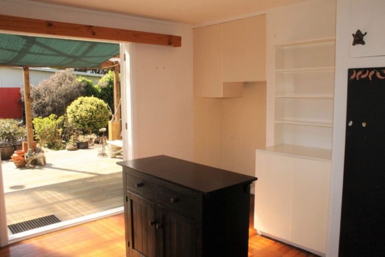 Photo of property in 35 Romilly Street, Westport, 7825