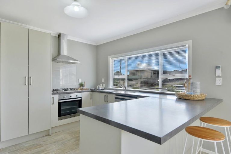 Photo of property in 2 Morgan Street, Castlecliff, Whanganui, 4501