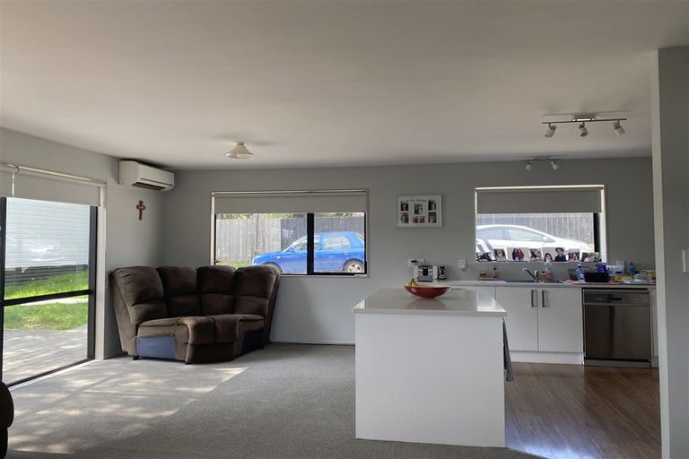 Photo of property in 87b Kaurilands Road, Titirangi, Auckland, 0604