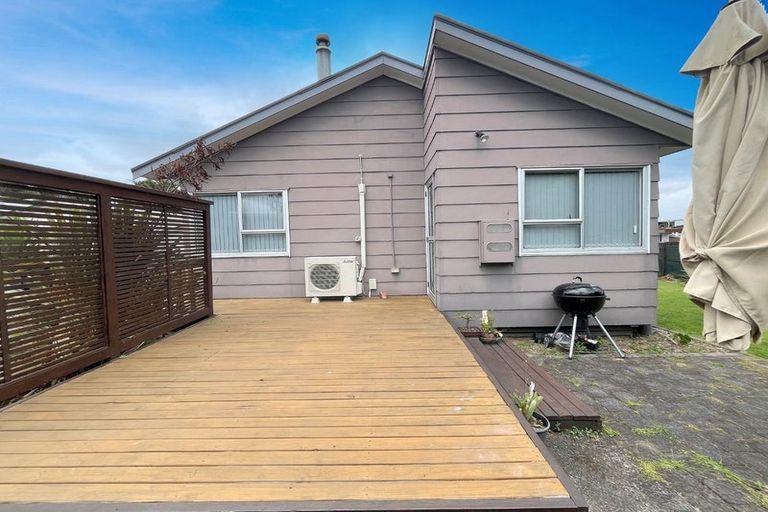 Photo of property in 2/41 Great South Road, Papakura, 2110