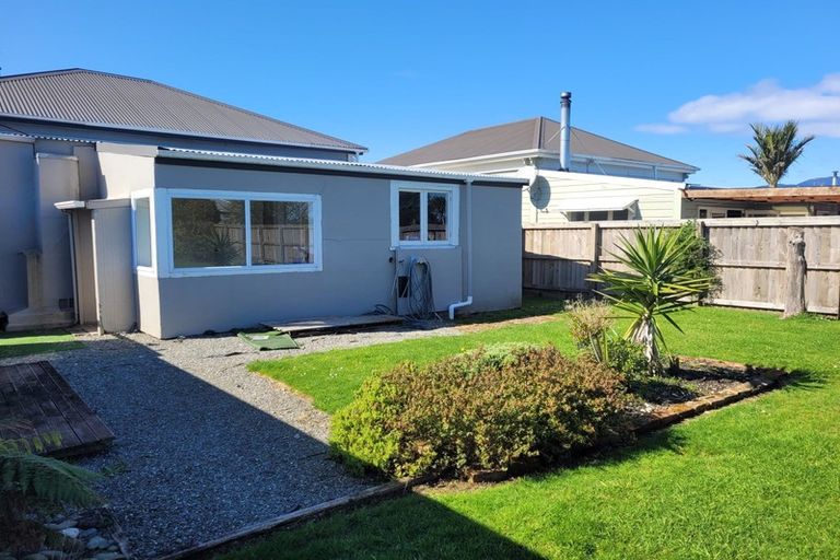 Photo of property in 136 Russell Street, Westport, 7825