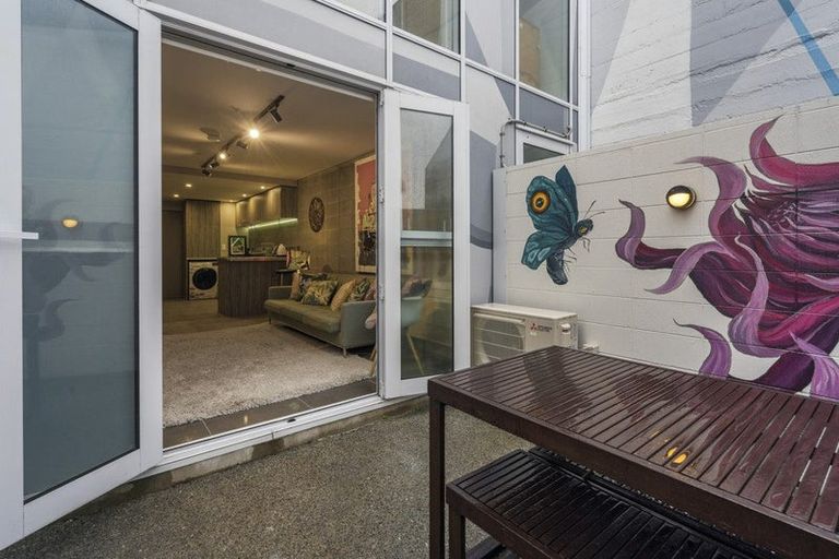 Photo of property in Canvas Apartments, 1/307 Willis Street, Te Aro, Wellington, 6011