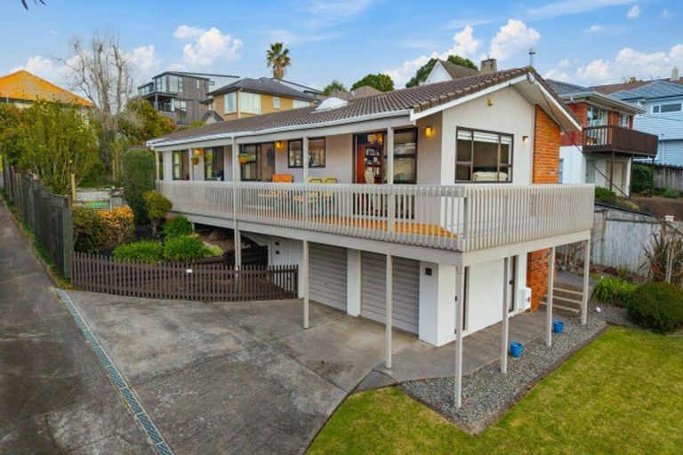 Photo of property in 2/24 Penzance Road, Mairangi Bay, Auckland, 0630