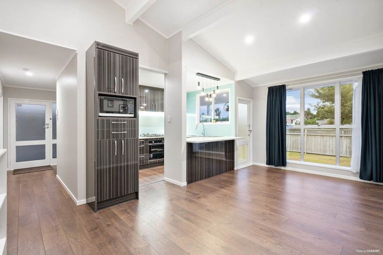 Photo of property in 64 Old Wairoa Road, Papakura, 2110