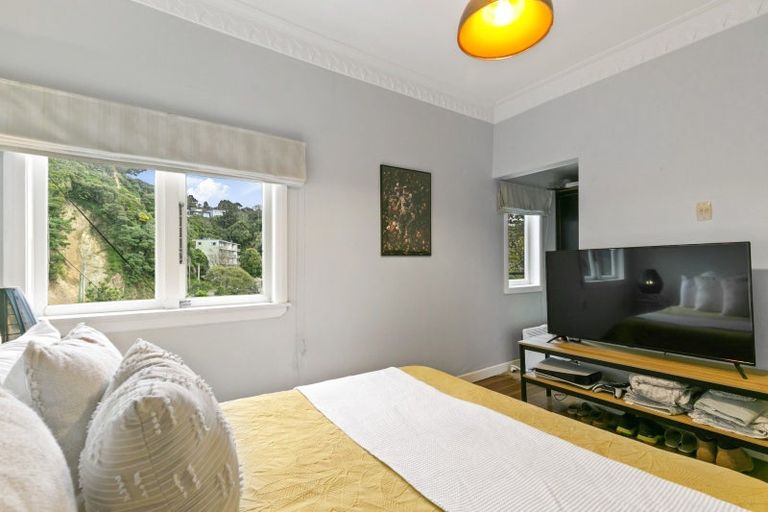 Photo of property in 4 Curtis Street, Northland, Wellington, 6012