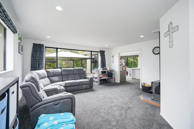 Photo of property in 64 Watt Road, Otatara, Invercargill, 9879