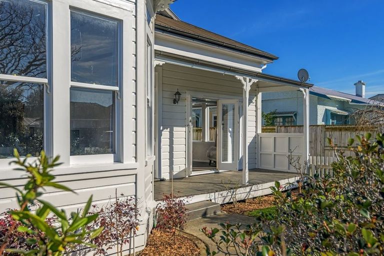 Photo of property in 19 Alfred Street, Roslyn, Palmerston North, 4414