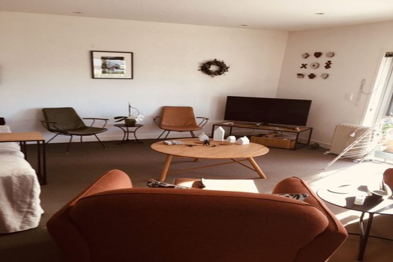 Photo of property in 2u1 Grafton Road, Roseneath, Wellington, 6011