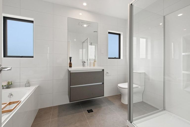 Photo of property in 529 Massey Road, Mangere, Auckland, 2022