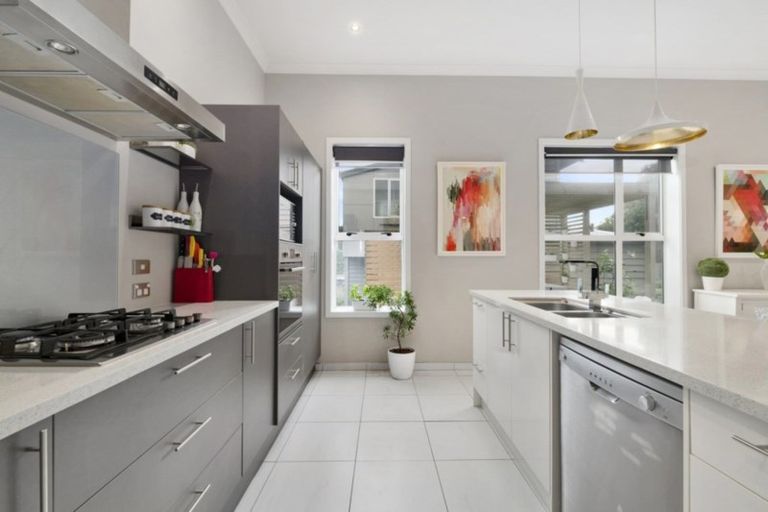 Photo of property in 54a Mandalay Terrace, Khandallah, Wellington, 6035