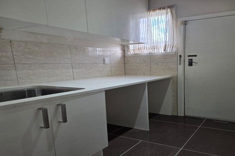 Photo of property in 2/4 Carlie Street, Papatoetoe, Auckland, 2025