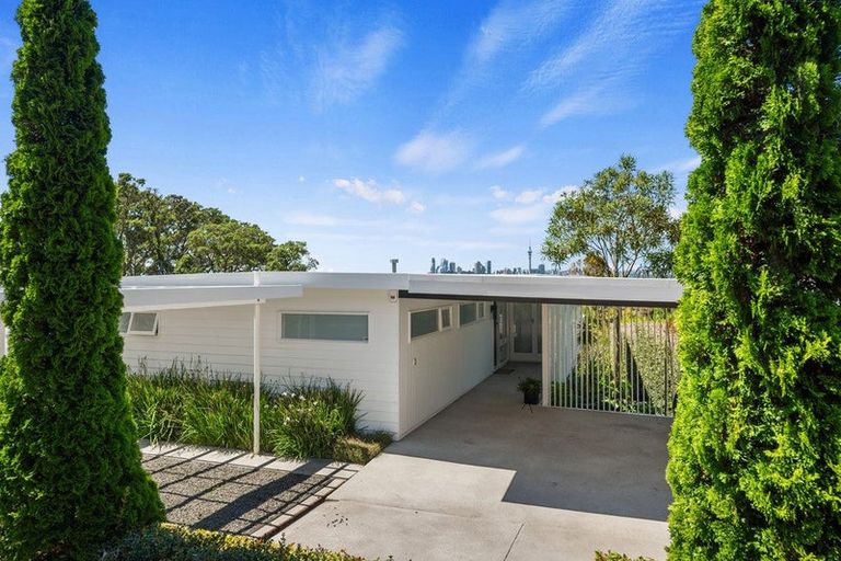 Photo of property in 24 Bridge View Road, Birkenhead, Auckland, 0626