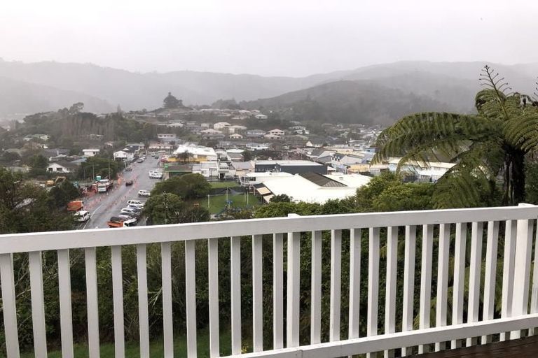 Photo of property in 32 Logie Street, Stokes Valley, Lower Hutt, 5019