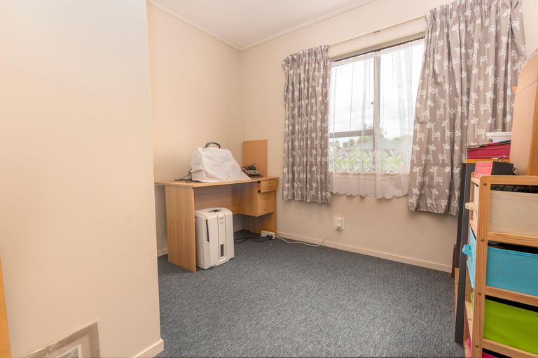 Photo of property in 2/82 Settlement Road, Papakura, 2110