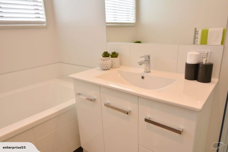 Photo of property in 12 Ardnave Lane, Broomfield, Christchurch, 8042