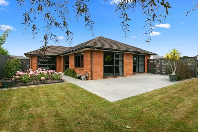 Photo of property in 6 Rose Leigh Drive, Cambridge, 3434