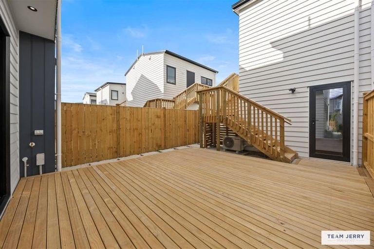 Photo of property in 37a Crestview Rise, Papakura, 2110