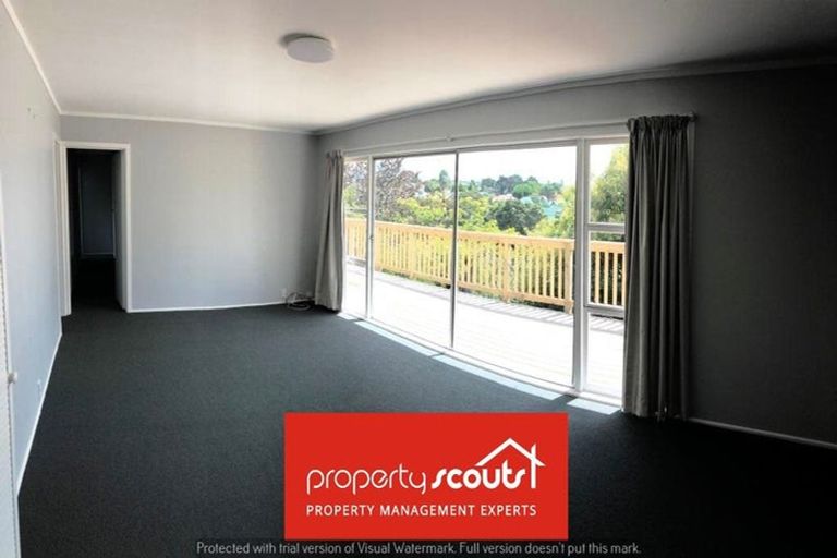 Photo of property in 8 Reid Road, New Lynn, Auckland, 0600