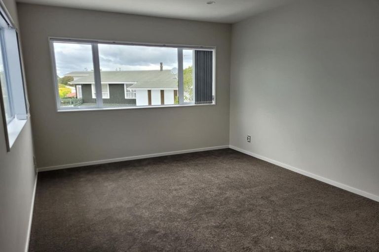Photo of property in 16 Ware Place, Pakuranga Heights, Auckland, 2010