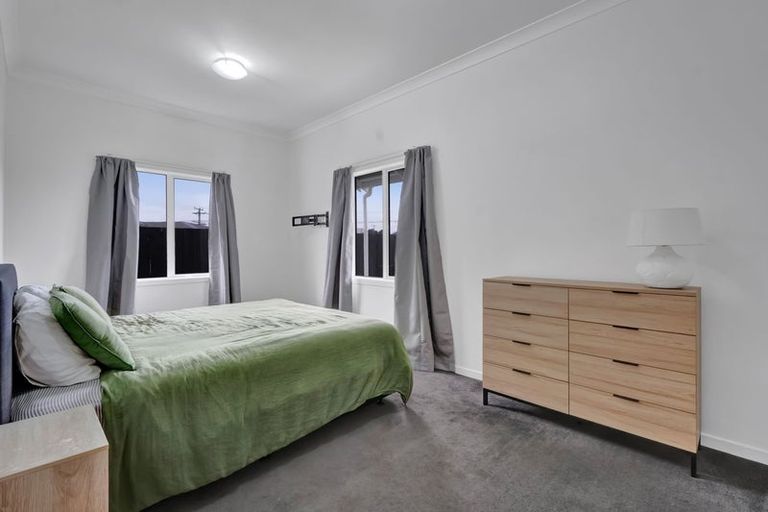 Photo of property in 15e Rospeath Crescent, Spotswood, New Plymouth, 4310