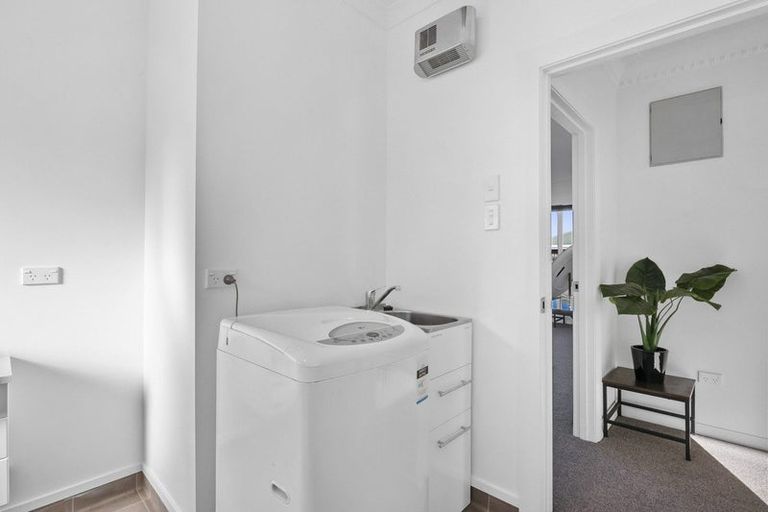 Photo of property in 43 Isadore Road, Saint Clair, Dunedin, 9012