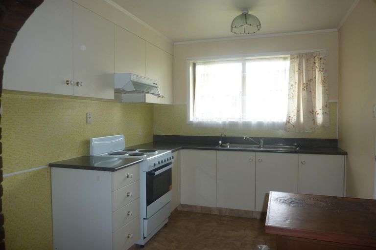 Photo of property in 2/23 Fairview Road, Papatoetoe, Auckland, 2025