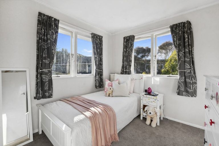 Photo of property in 2 Seine Road, Forrest Hill, Auckland, 0620