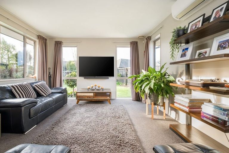 Photo of property in 4 Loeb Place, Rolleston, 7614