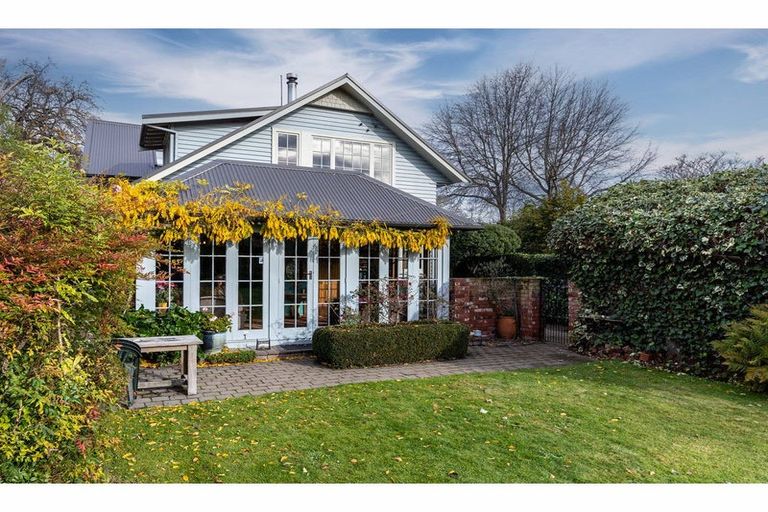Photo of property in 182 Fendalton Road, Fendalton, Christchurch, 8052