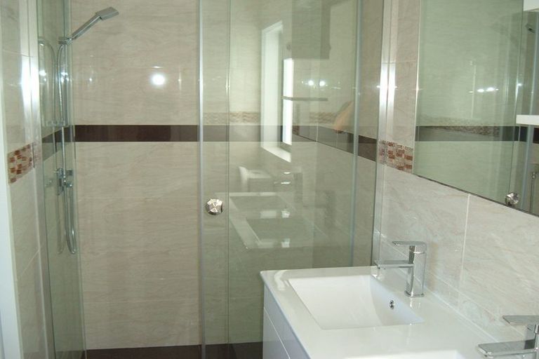 Photo of property in 813 Te Atatu Road, Te Atatu Peninsula, Auckland, 0610