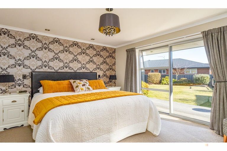 Photo of property in 24 Tancred Street, Geraldine, 7930