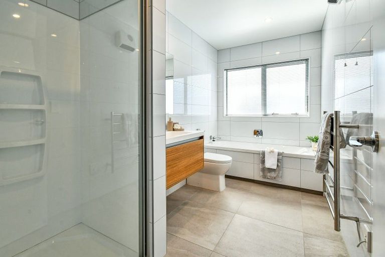 Photo of property in 9 Waituarua Drive, Takanini, 2112