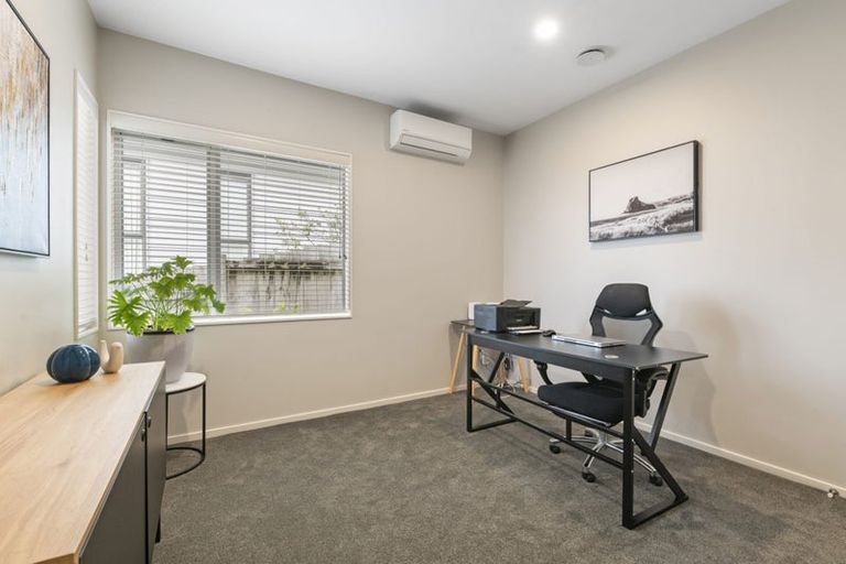 Photo of property in 8 Oak View Terrace, Schnapper Rock, Auckland, 0632