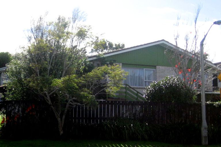 Photo of property in 1/49 Zita Maria Drive, Massey, Auckland, 0614