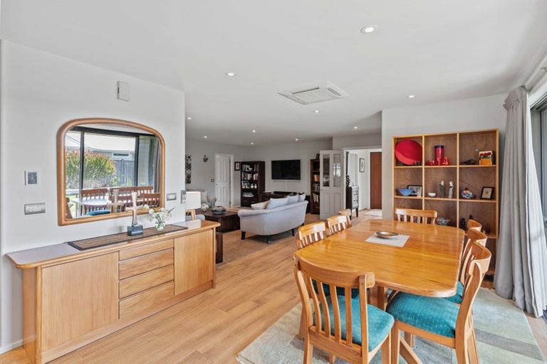 Photo of property in 38 Titoki Road, Waikanae Beach, Waikanae, 5036