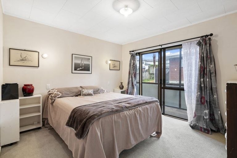 Photo of property in 6 Melia Place, Stanmore Bay, Whangaparaoa, 0932