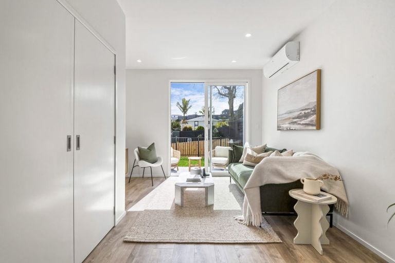 Photo of property in 7d Camrose Place, Glenfield, Auckland, 0629