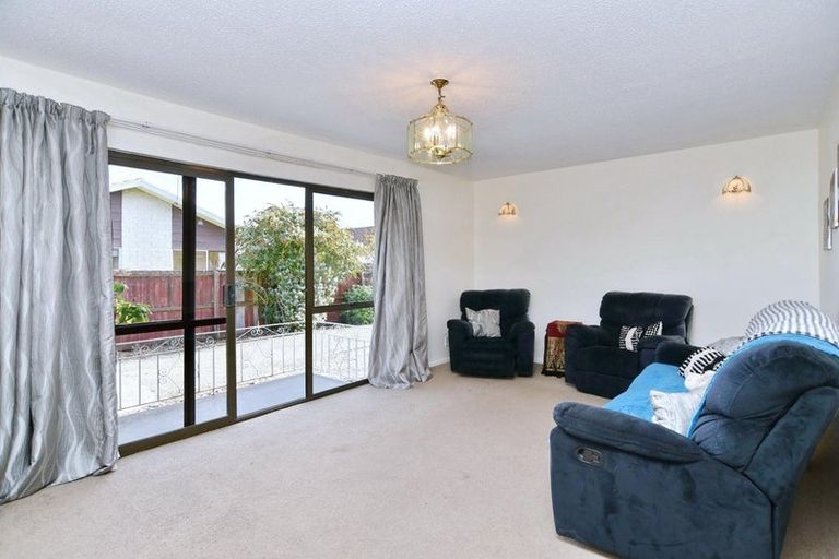 Photo of property in 1/40b Chipping Lane, Redwood, Christchurch, 8051