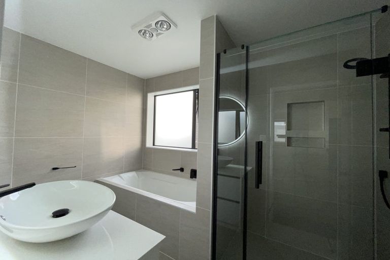 Photo of property in 13a Graeme Avenue, Mangere East, Auckland, 2024