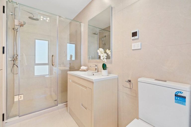 Photo of property in 14 Glann Lane, Flat Bush, 2019