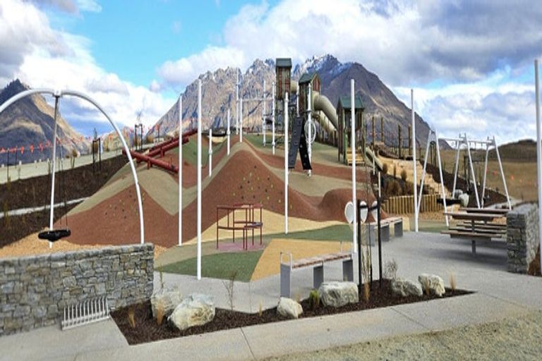 Photo of property in 3 Muster Road, Jacks Point, 9371