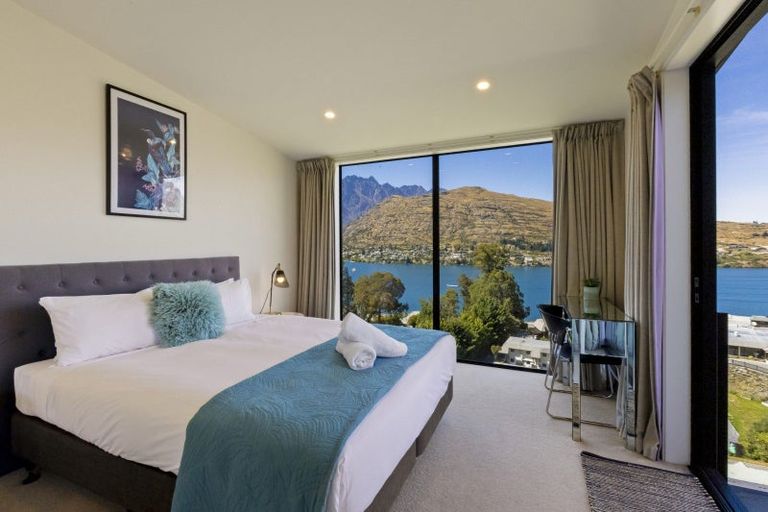 Photo of property in 8 Goldrush Way, Queenstown, 9300